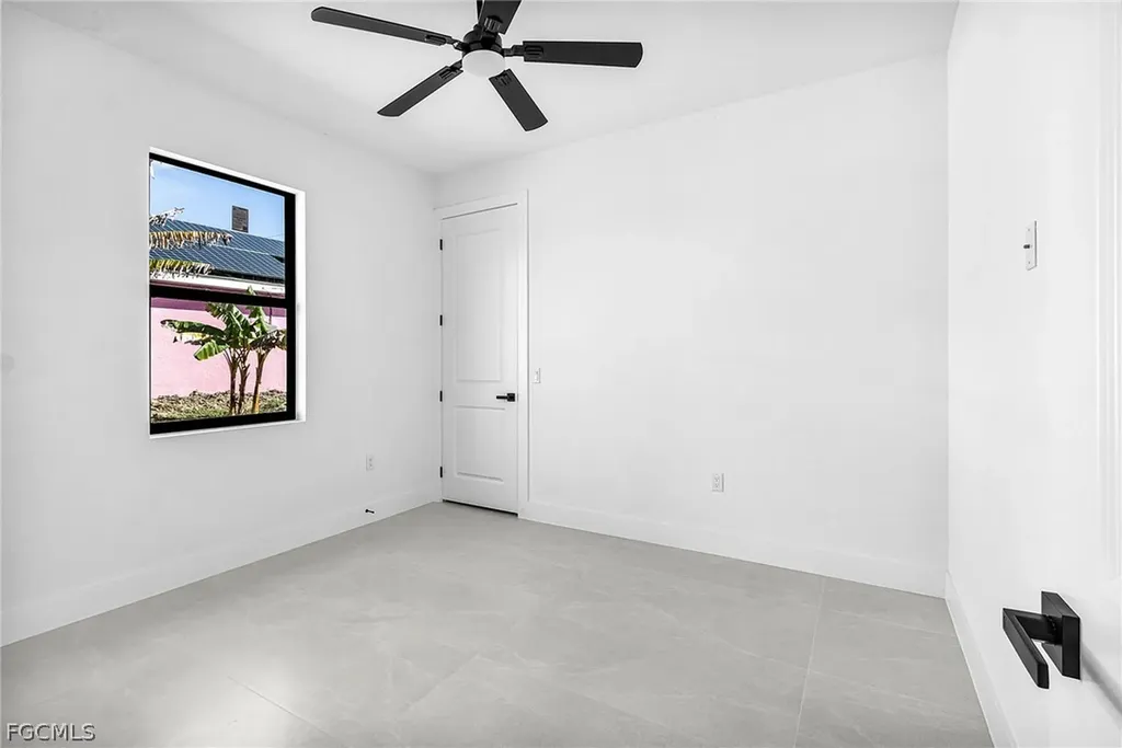 1102 NE 4th Place Cape Coral FL 33909