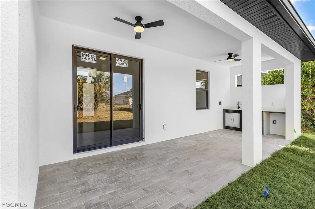 1102 NE 4th Place Cape Coral FL 33909