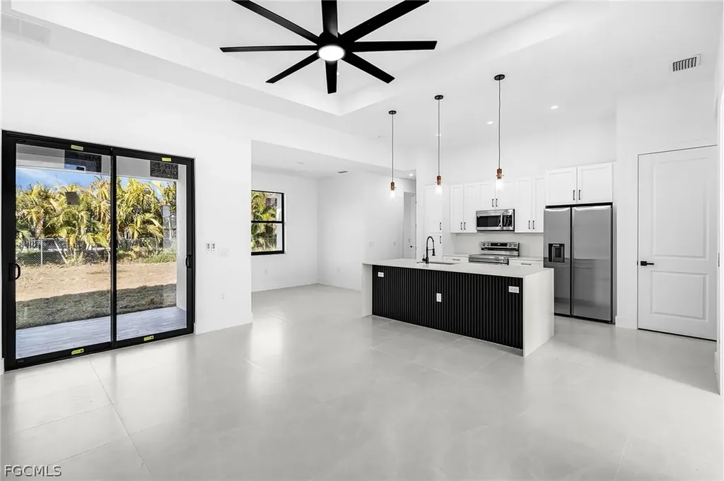 1102 NE 4th Place Cape Coral FL 33909
