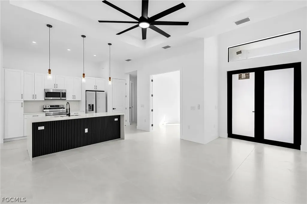 1102 NE 4th Place Cape Coral FL 33909