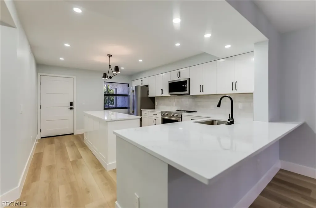 2445 W Gulf Drive Sanibel FL 33957