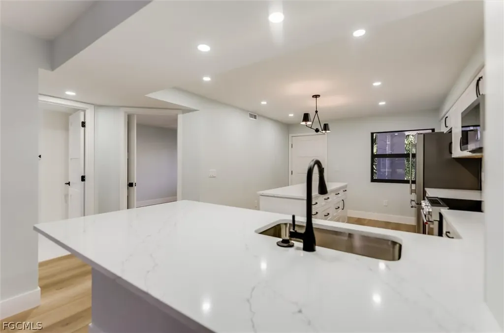 2445 W Gulf Drive Sanibel FL 33957