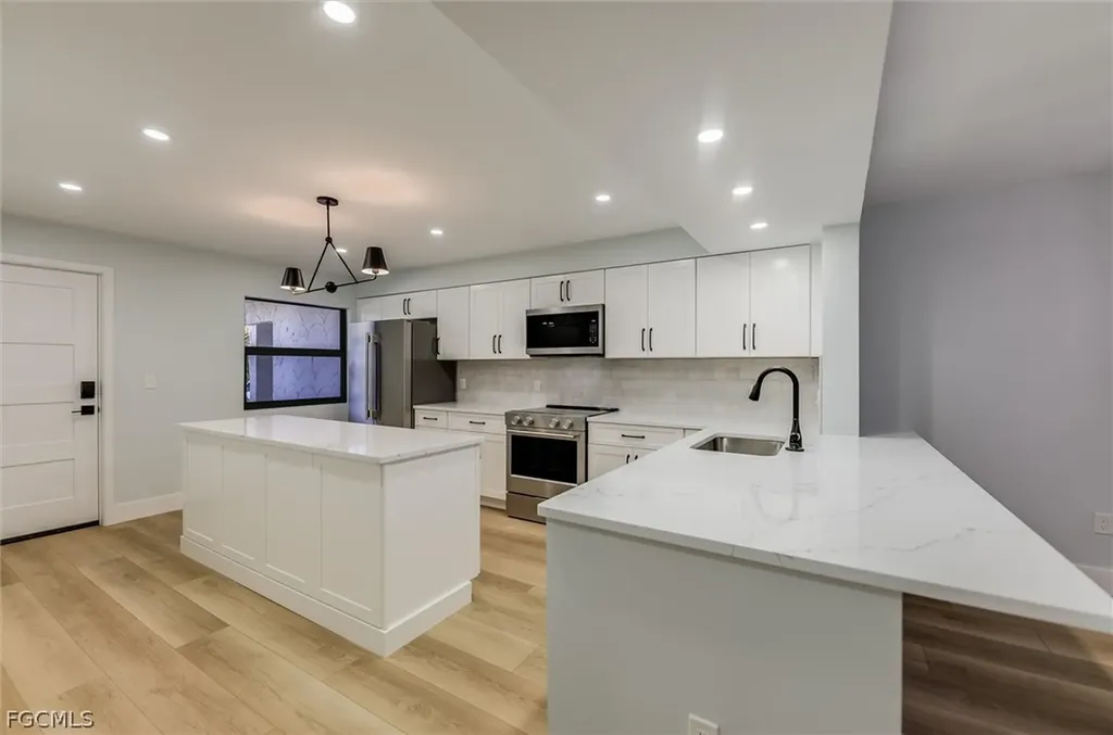 2445 W Gulf Drive Sanibel FL 33957