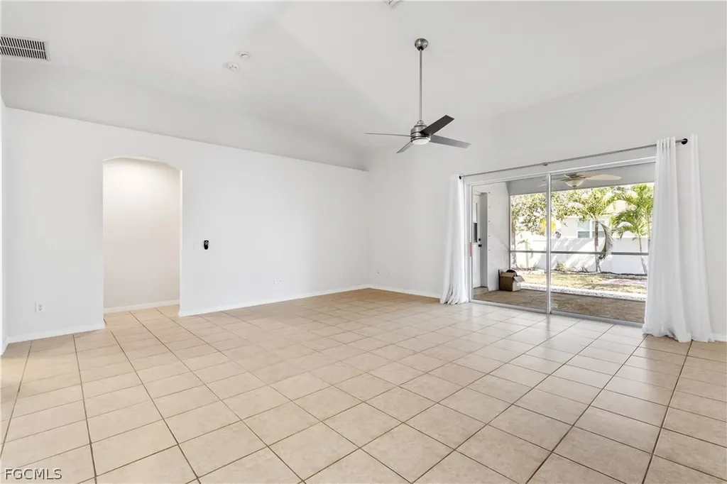 1109 NW 1st Avenue Cape Coral FL 33993