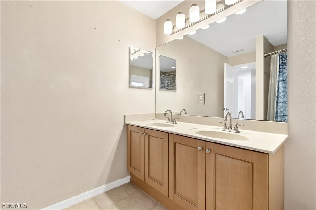 1109 NW 1st Avenue Cape Coral FL 33993