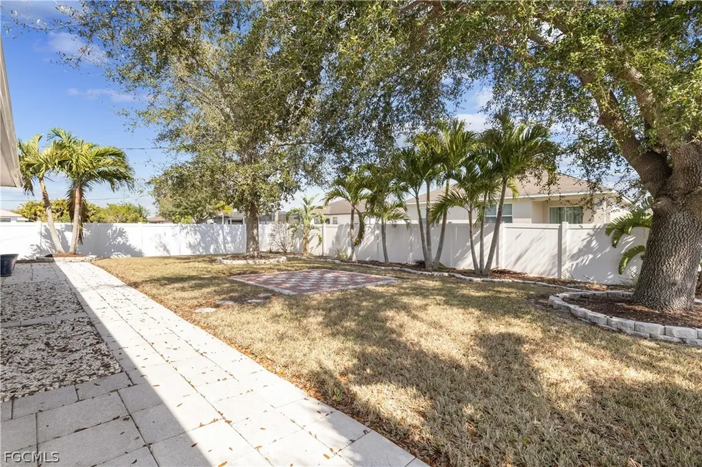 1109 NW 1st Avenue Cape Coral FL 33993