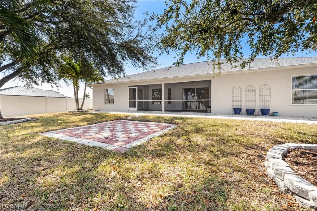 1109 NW 1st Avenue Cape Coral FL 33993