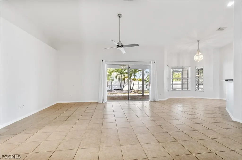 1109 NW 1st Avenue Cape Coral FL 33993