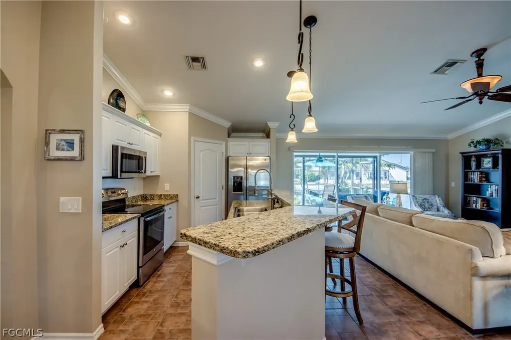 3038 SW 10th Place Cape Coral FL 33914