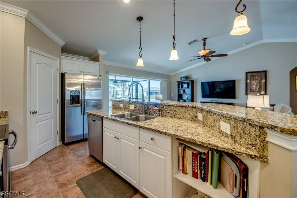 3038 SW 10th Place Cape Coral FL 33914