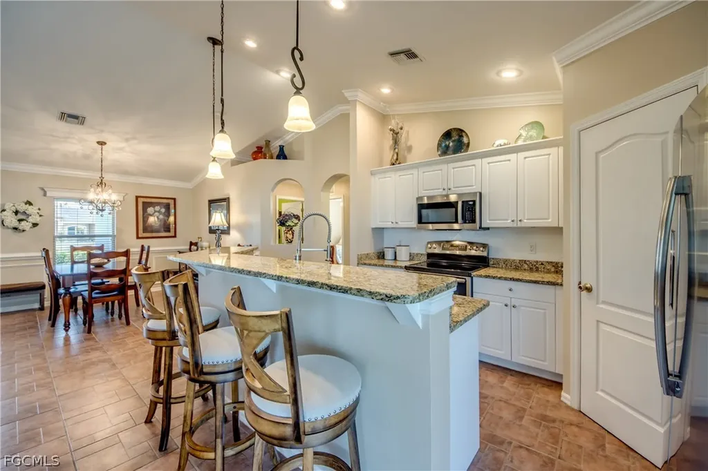 3038 SW 10th Place Cape Coral FL 33914