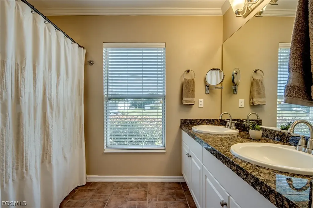 3038 SW 10th Place Cape Coral FL 33914