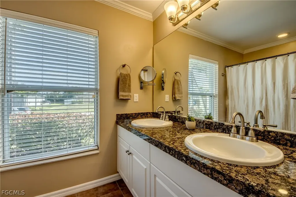 3038 SW 10th Place Cape Coral FL 33914