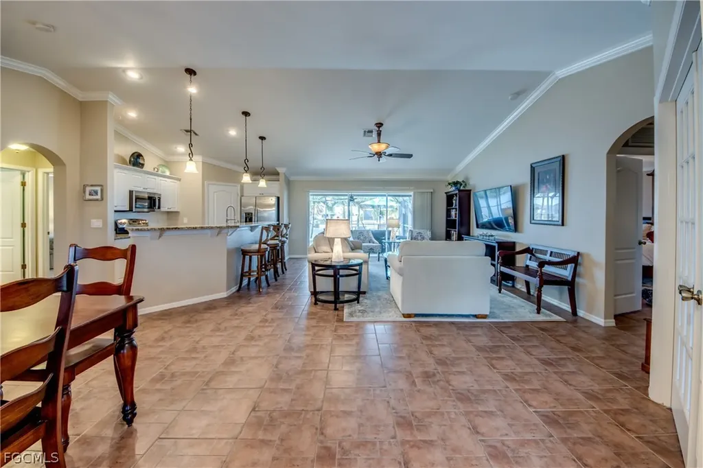 3038 SW 10th Place Cape Coral FL 33914