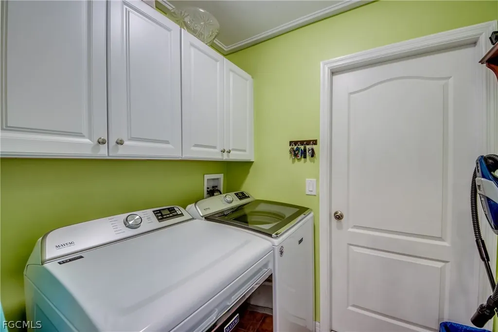 3038 SW 10th Place Cape Coral FL 33914
