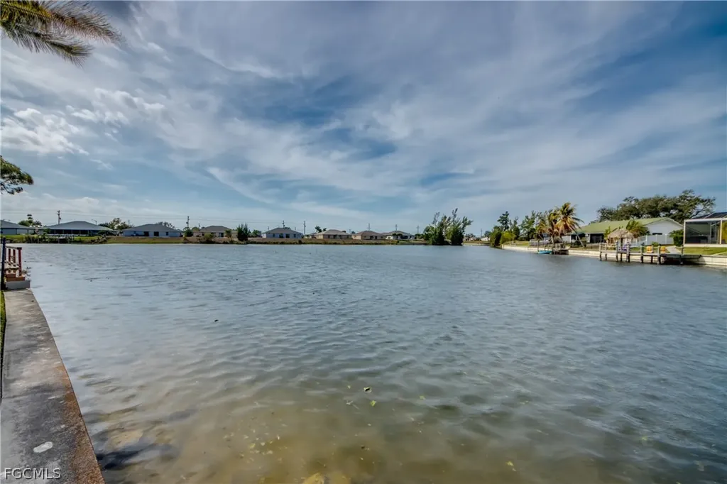 3038 SW 10th Place Cape Coral FL 33914
