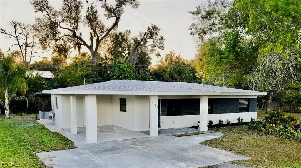 2154 E Gardenia Circle North Fort Myers FL 33917