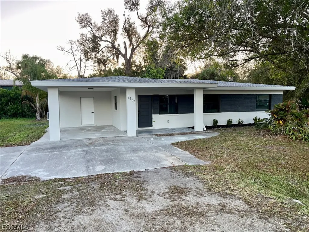 2154 E Gardenia Circle North Fort Myers FL 33917