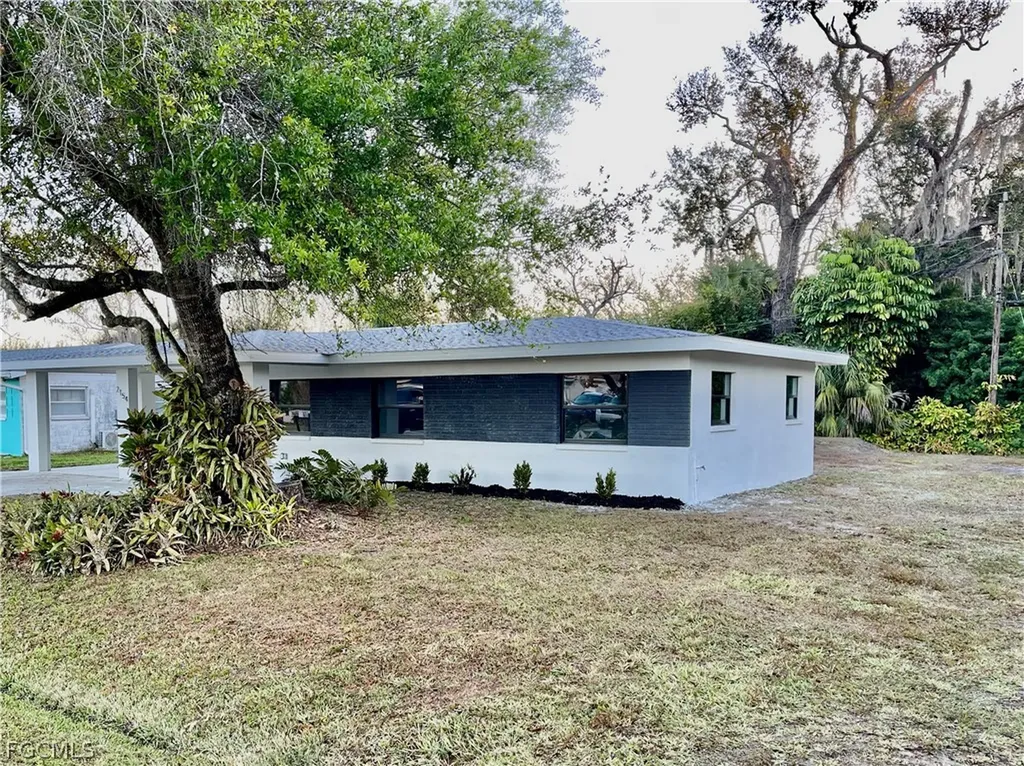 2154 E Gardenia Circle North Fort Myers FL 33917
