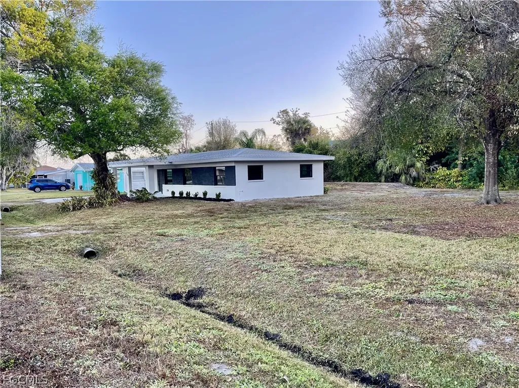2154 E Gardenia Circle North Fort Myers FL 33917