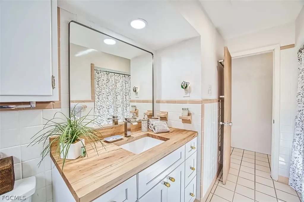 1239 Stadler Drive Fort Myers FL 33901