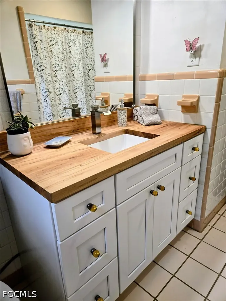 1239 Stadler Drive Fort Myers FL 33901
