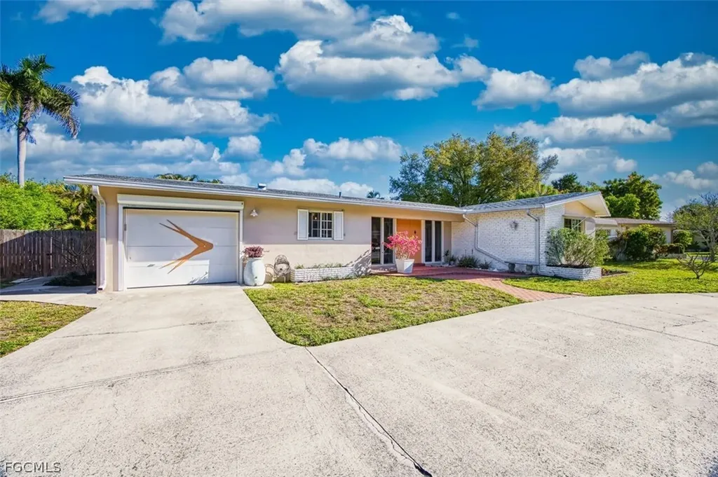 1239 Stadler Drive Fort Myers FL 33901