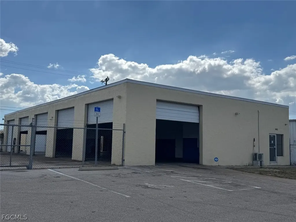 1002 SE 9th Street Cape Coral FL 33990