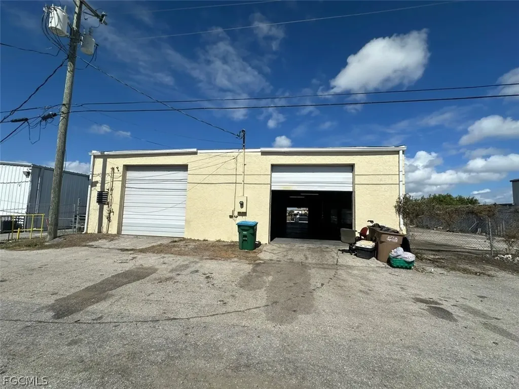 1002 SE 9th Street Cape Coral FL 33990