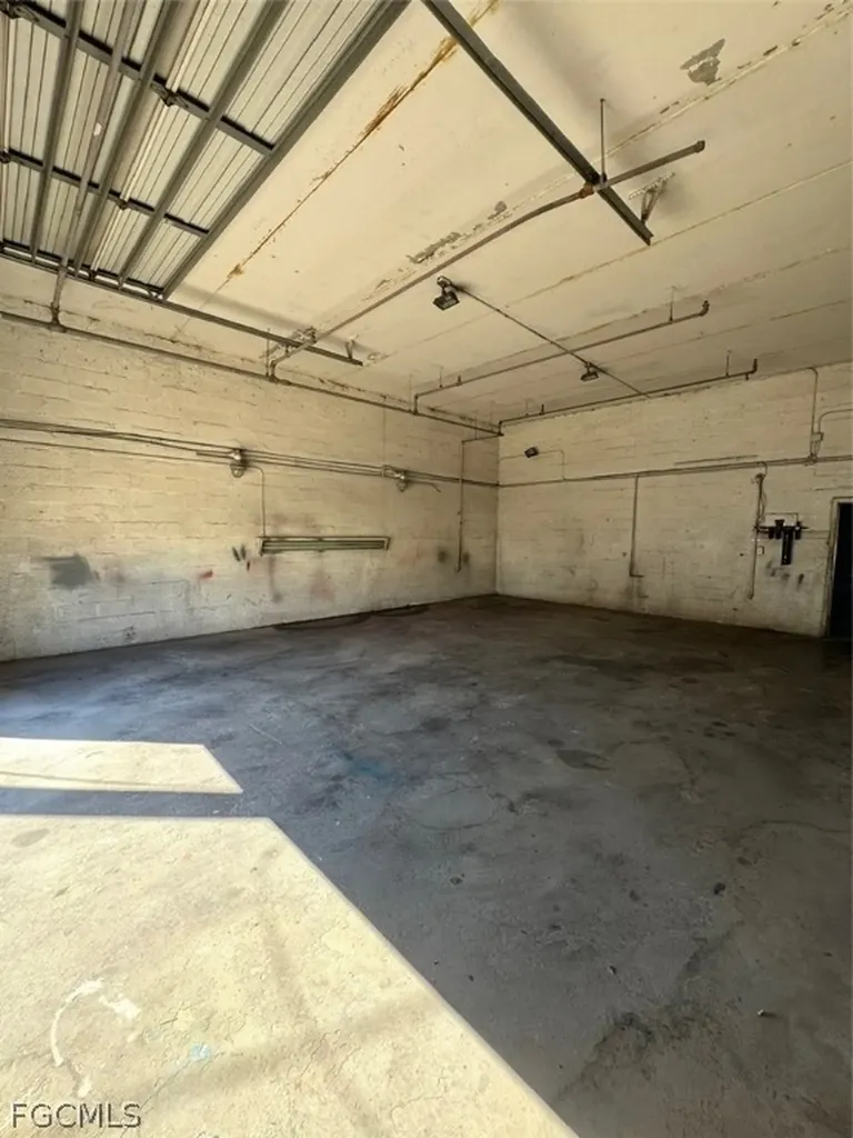 1002 SE 9th Street Cape Coral FL 33990