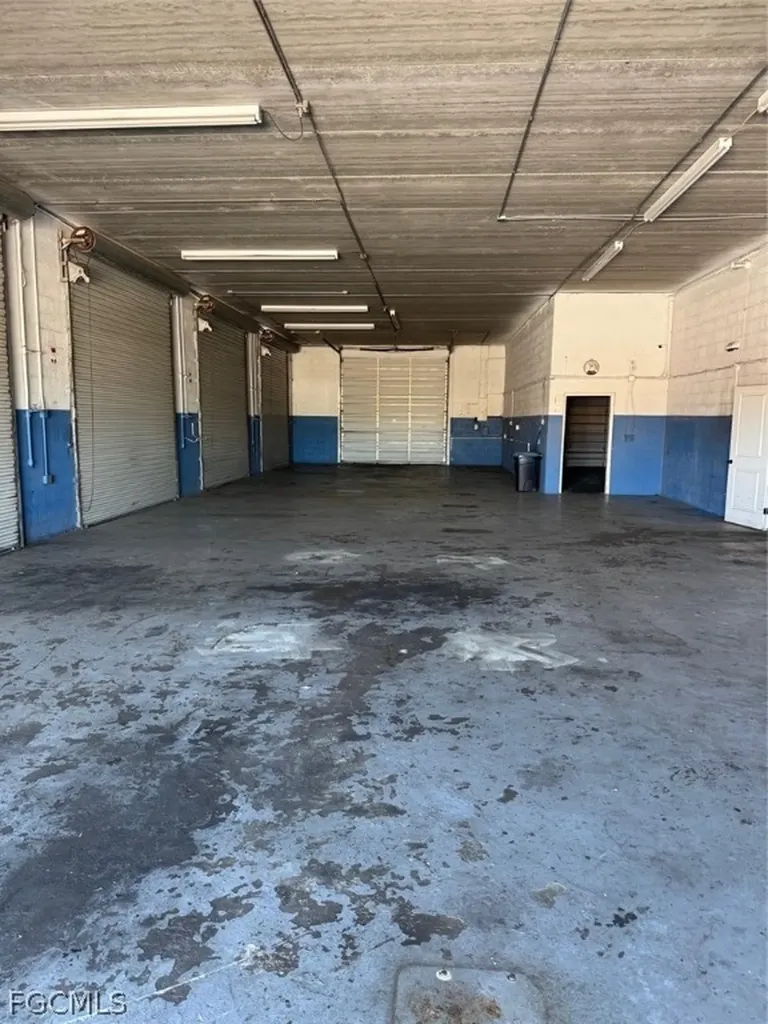 1002 SE 9th Street Cape Coral FL 33990