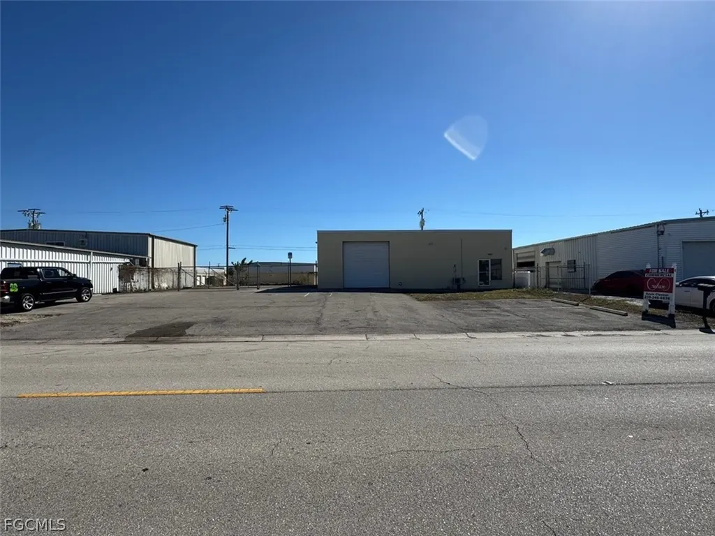 1002 SE 9th Street Cape Coral FL 33990