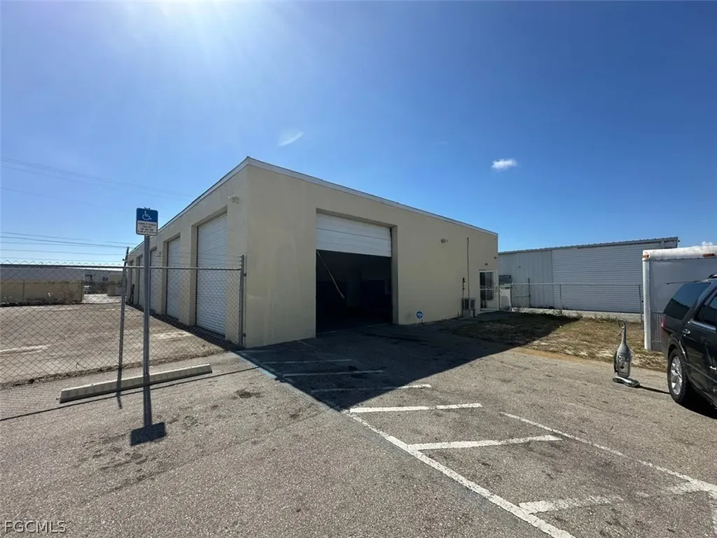 1002 SE 9th Street Cape Coral FL 33990
