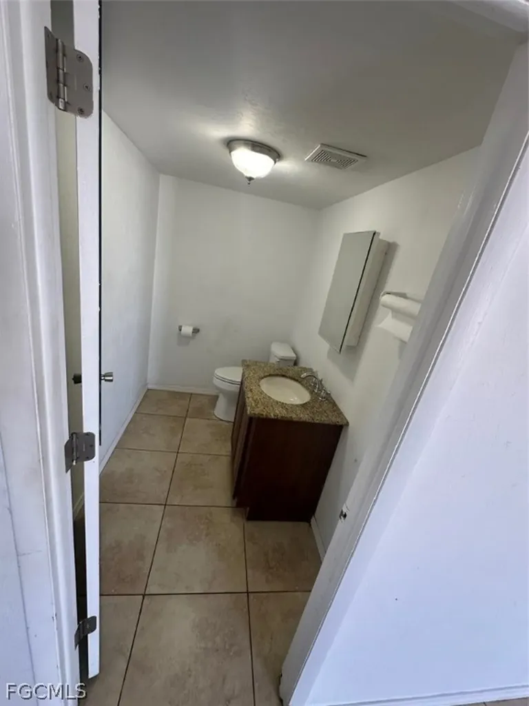 1002 SE 9th Street Cape Coral FL 33990