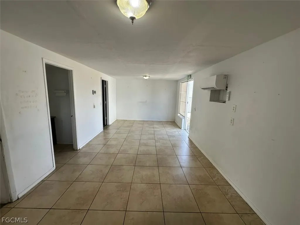 1002 SE 9th Street Cape Coral FL 33990