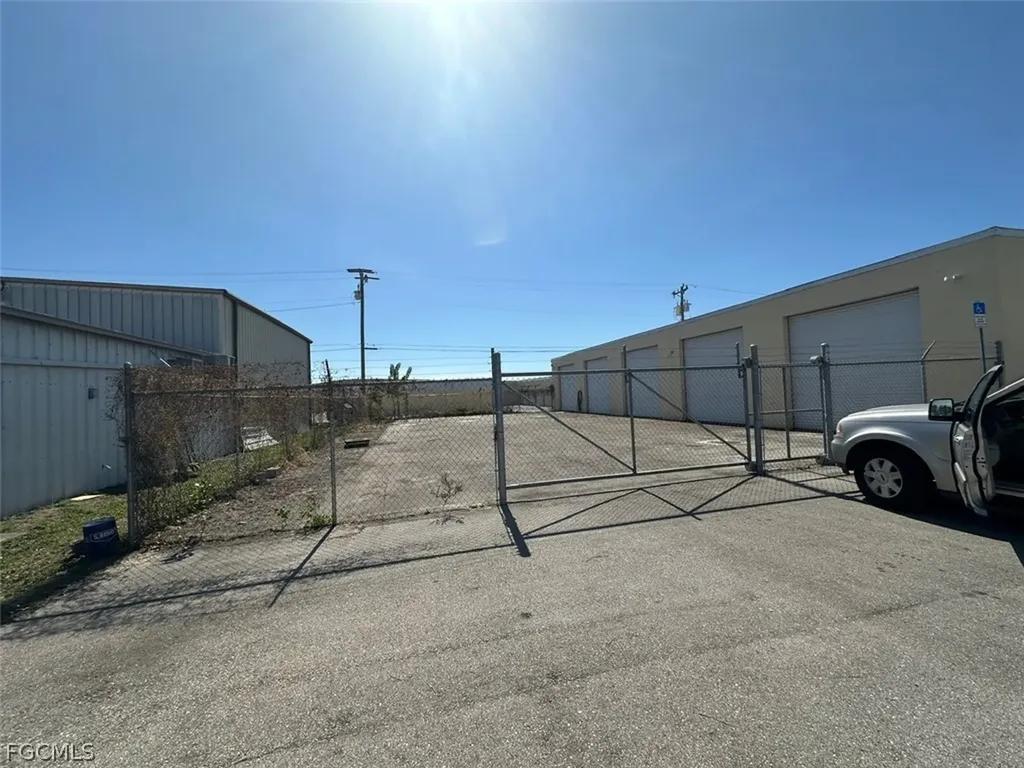 1002 SE 9th Street Cape Coral FL 33990