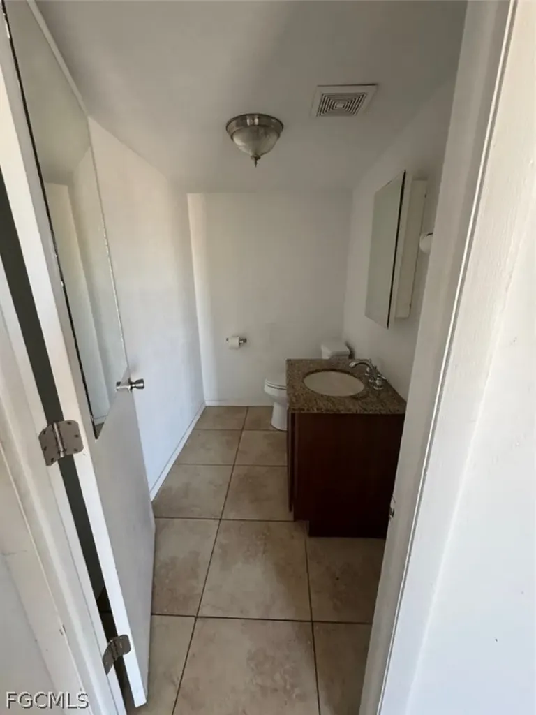 1002 SE 9th Street Cape Coral FL 33990