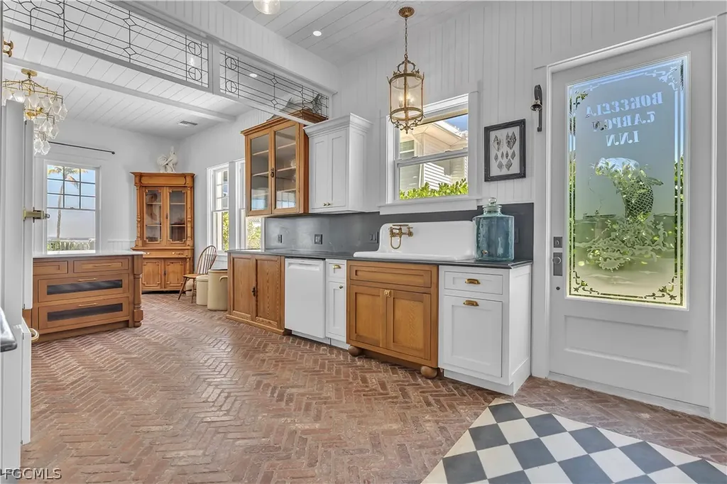 8241 Main Street Bokeelia FL 33922