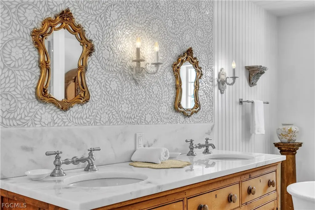 8241 Main Street Bokeelia FL 33922