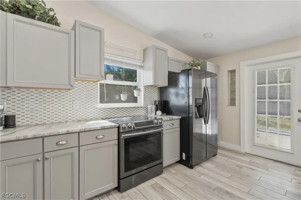 8635 Exeter Street Fort Myers FL 33907