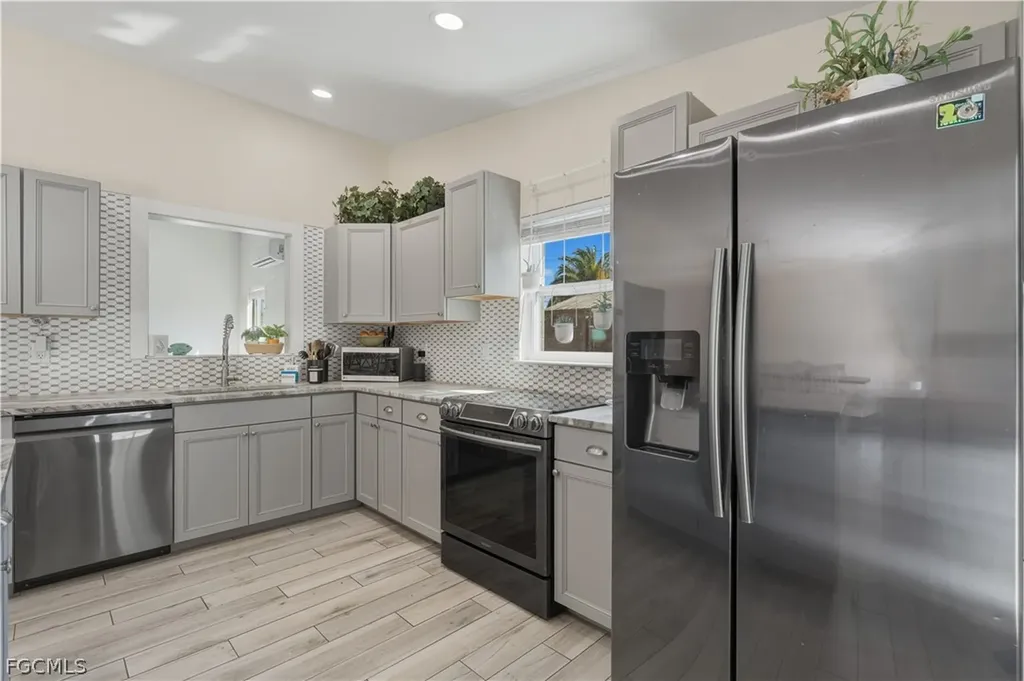 8635 Exeter Street Fort Myers FL 33907