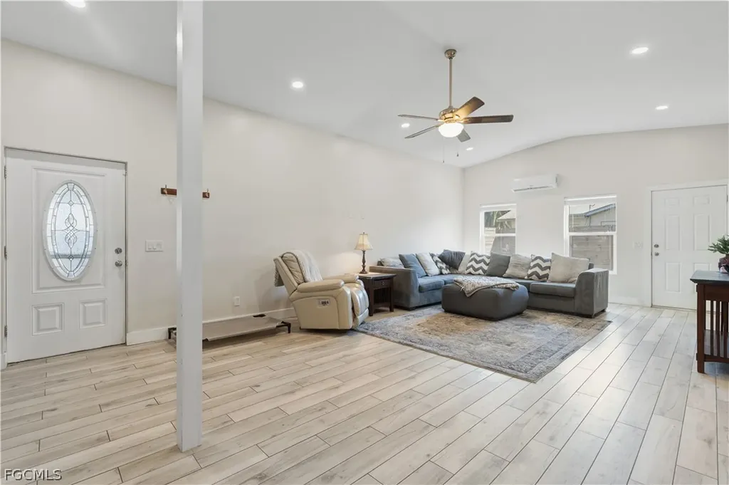 8635 Exeter Street Fort Myers FL 33907