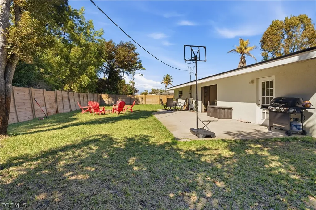 8635 Exeter Street Fort Myers FL 33907