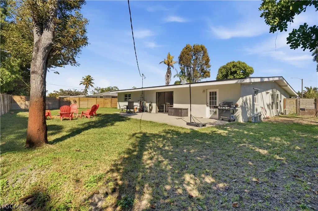 8635 Exeter Street Fort Myers FL 33907