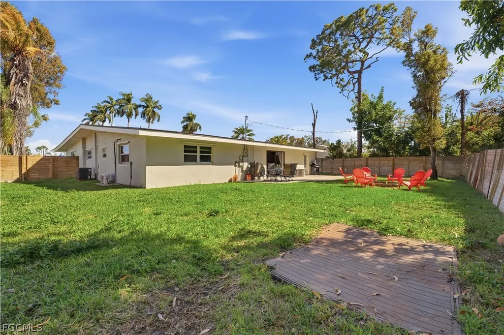 8635 Exeter Street Fort Myers FL 33907