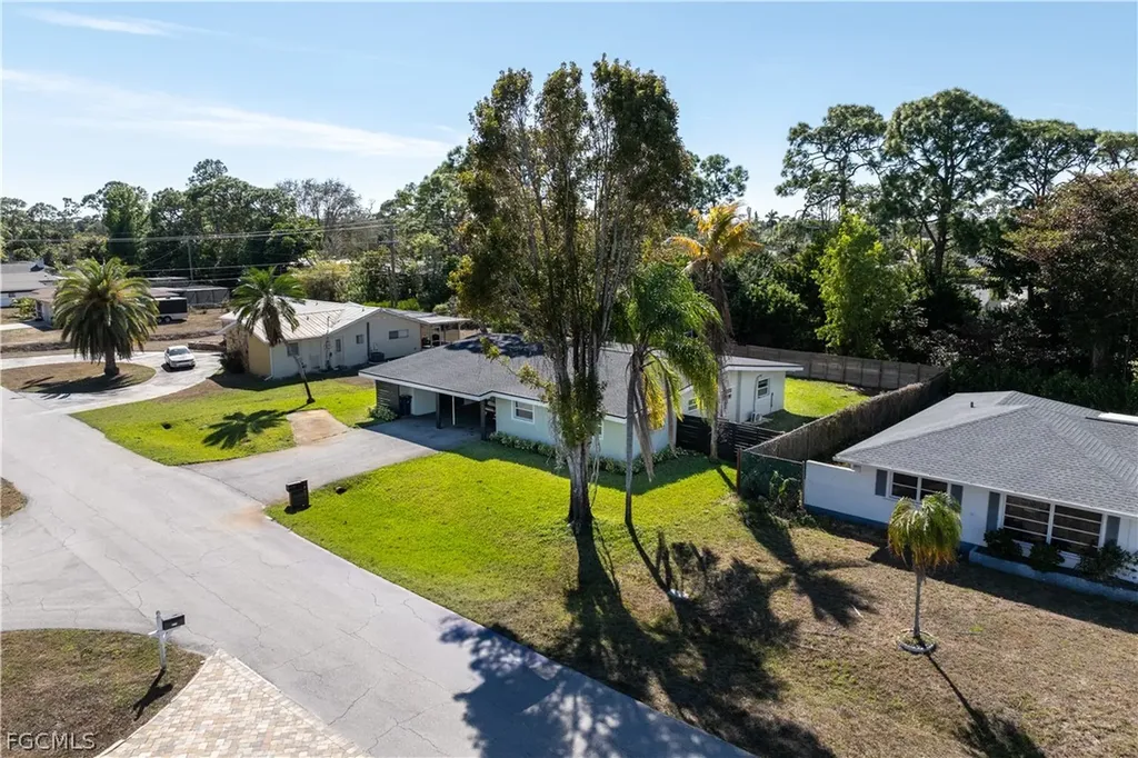 8635 Exeter Street Fort Myers FL 33907