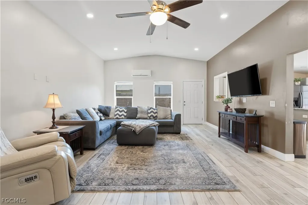 8635 Exeter Street Fort Myers FL 33907
