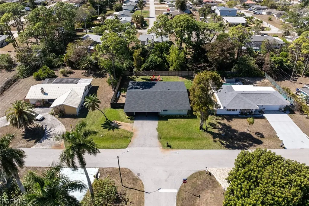8635 Exeter Street Fort Myers FL 33907