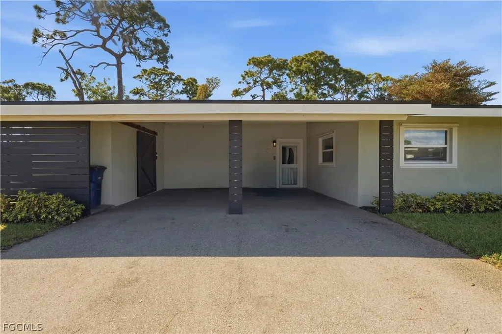 8635 Exeter Street Fort Myers FL 33907