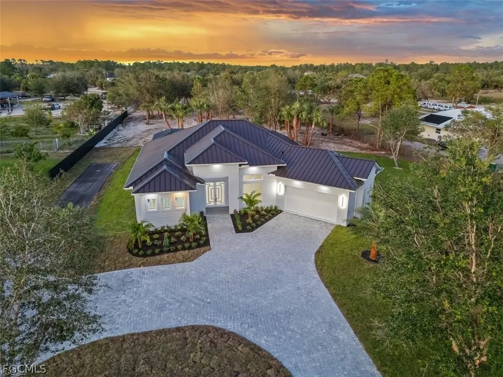 239 20th Avenue NE Naples FL 34120